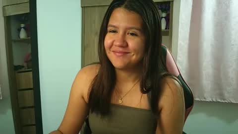 Olivia online show from December 15, 2025, 12:31 pm