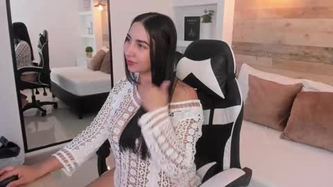 olivia_willoow online show from November 8, 2025, 2:45 am