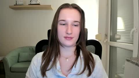 Snapshot of oliviaaa2003 chatting on December 11, 2024, 6:20 pm Oliwiaa2004 online show from December 11, 2024, 6:20 pm