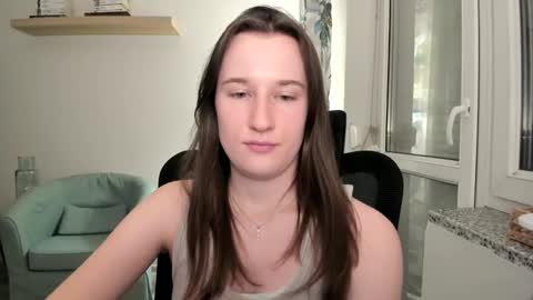 Snapshot of oliviaaa2003 chatting on February 2, 2025, 10:49 pm Oliwiaa2004 online show from February 2, 2025, 10:49 pm