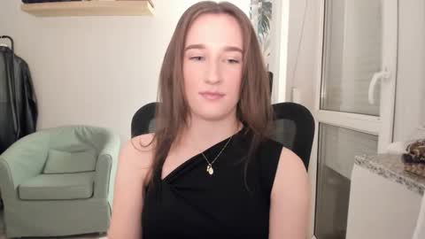 Snapshot of oliviaaa2003 chatting on November 15, 2025, 4:25 pm Oliwiaa2004 online show from November 15, 2025, 4:25 pm