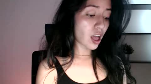 oliviaaa__ online show from November 7, 2025, 8:20 pm
