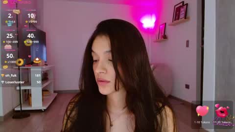 Snapshot of oliviabran_ chatting on May 16, 2026, 9:02 pm Olivia Bram online show from May 16, 2026, 9:02 pm