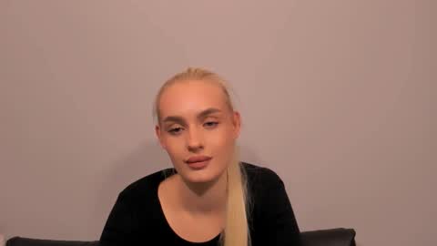 oliviaBeauty online show from February 14, 2026, 8:49 pm