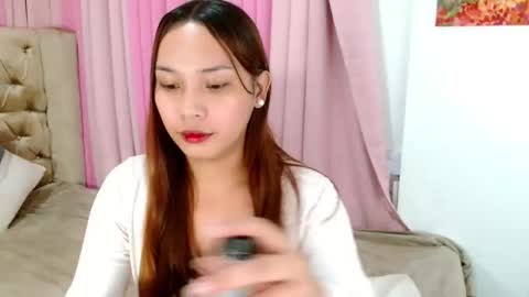Snapshot of oliviahutton chatting on May 16, 2026, 6:17 pm oliviahutton online show from May 16, 2026, 6:17 pm