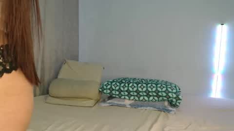 oliviajohnson20 online show from April 18, 2026, 2:26 am