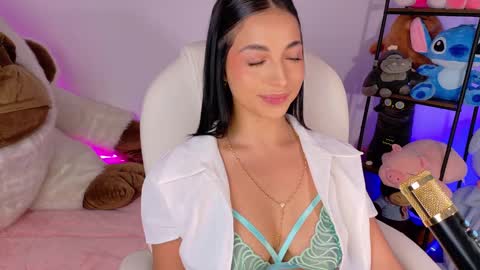 Snapshot of oliviamcneill chatting on September 15, 2025, 1:11 pm Olivia Mcneill  online show from September 15, 2025, 1:11 pm