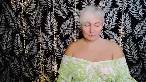 Kelly online show from November 3, 2025, 11:11 am