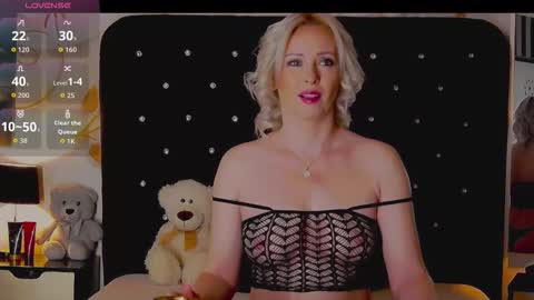 Olivia online show from February 10, 2026, 9:19 pm