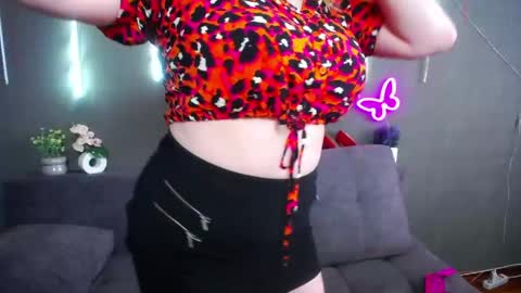 Oliviaverr online show from May 1, 2026, 12:21 pm