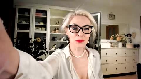 ollalla7 online show from March 7, 2026, 4:59 pm