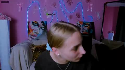 Snapshot of ollivia_dream chatting on May 19, 2026, 5:47 am Ollivia online show from May 19, 2026, 5:47 am