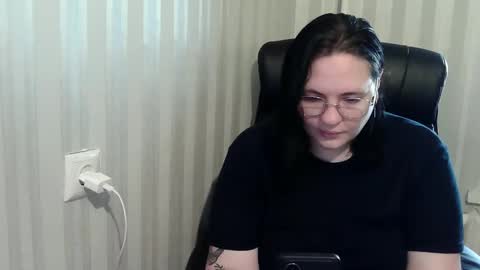 Snapshot of olyaandnetty chatting on October 28, 2025, 10:30 am OlyaAndNetty online show from October 28, 2025, 10:30 am