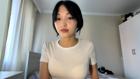 Mia online show from May 2, 2026, 7:46 am