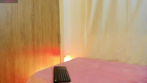 Violette online show from June 2, 2026, 5:53 am