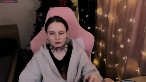 on_yxxx online show from February 14, 2026, 6:15 pm