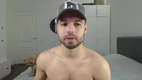 onebestlover online show from March 7, 2025, 8:45 am