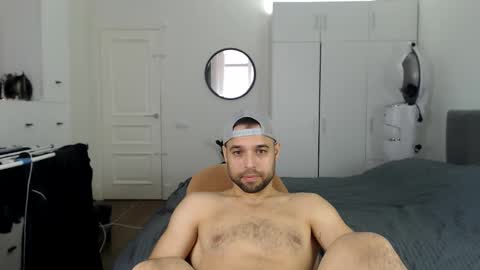 onebestlover online show from February 28, 2026, 8:37 am