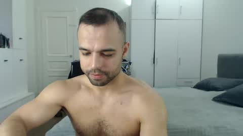 onebestlover online show from June 25, 2026, 8:08 am