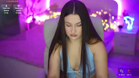 L A Y A online show from October 6, 2025, 8:12 am