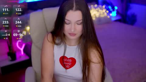 L A Y A online show from November 26, 2025, 8:32 pm