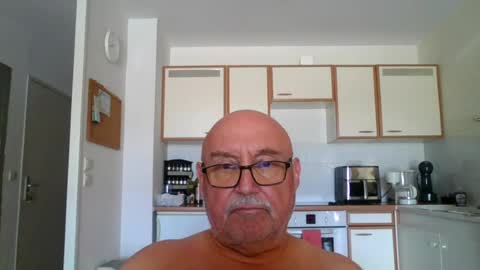 Snapshot of onemoretimebis chatting on July 27, 2026, 11:39 am Onemoretimebis online show from July 27, 2026, 11:39 am