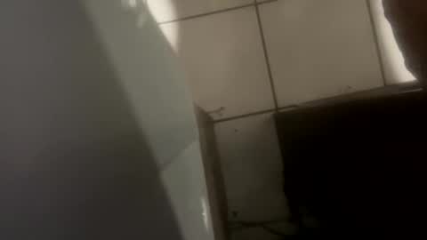 Snapshot of onesmallweenie chatting on February 25, 2026, 9:19 am onesmallweenie online show from February 25, 2026, 9:19 am