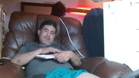 Snapshot of onewayallday chatting on November 6, 2025, 12:06 pm onewaykenny online show from November 6, 2025, 12:06 pm