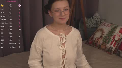 Snapshot of oniif chatting on December 10, 2024, 5:22 pm Kassie online show from December 10, 2024, 5:22 pm