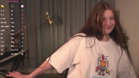 Snapshot of oniif chatting on December 23, 2024, 10:23 pm Kassie online show from December 23, 2024, 10:23 pm