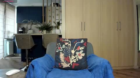 Alex S online show from September 19, 2025, 9:22 am