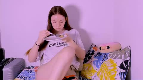 only_sarah1 online show from April 16, 2026, 10:23 pm