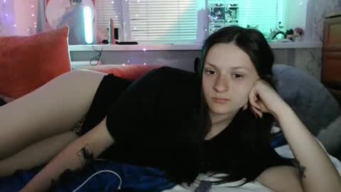 Amalia online show from May 4, 2026, 6:59 pm