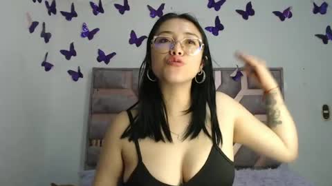 Snapshot of onlyanny_ chatting on June 18, 2026, 4:13 am Anny online show from June 18, 2026, 4:13 am