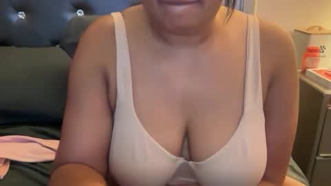 onlyinurdreams00 online show from January 11, 2026, 5:56 am