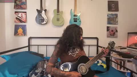 Duo online show from April 1, 2026, 9:12 pm