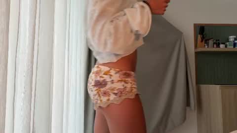 Snapshot of oofbabe__ chatting on July 11, 2026, 10:33 pm Helen online show from July 11, 2026, 10:33 pm