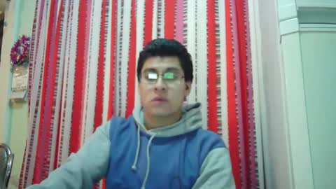 Snapshot of oomaurooo chatting on December 17, 2024, 7:29 am oomaurooo online show from December 17, 2024, 7:29 am