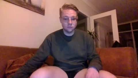 Snapshot of oook5 chatting on November 17, 2025, 8:36 pm oook5 online show from November 17, 2025, 8:36 pm