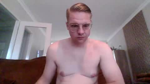 Snapshot of oook5 chatting on August 7, 2026, 6:10 pm oook5 online show from August 7, 2026, 6:10 pm