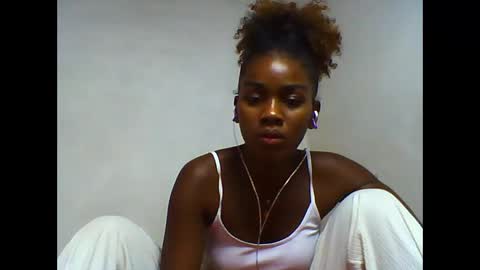 Snapshot of oooorazanasoa chatting on June 3, 2026, 4:34 pm oooorazanasoa online show from June 3, 2026, 4:34 pm