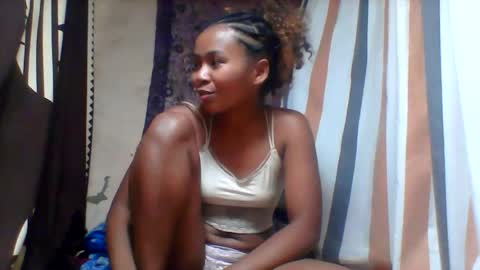 Snapshot of oooozafiette chatting on July 8, 2026, 8:57 pm oooozafiette online show from July 8, 2026, 8:57 pm