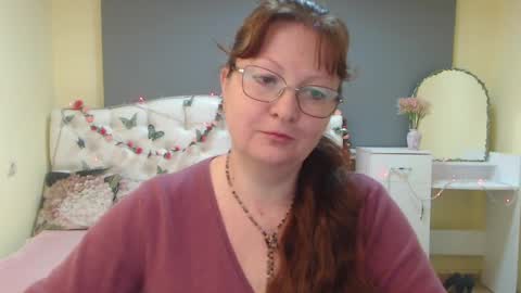Vanessa online show from April 17, 2026, 5:54 am
