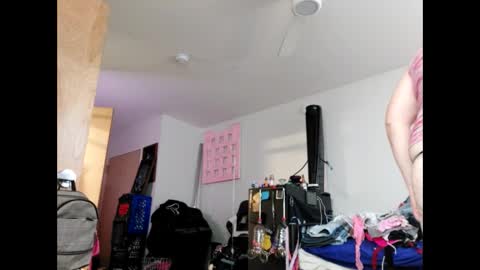 TsJojo online show from February 3, 2025, 7:42 pm