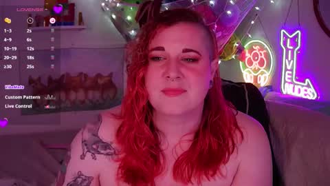 Snapshot of opalreigning chatting on December 4, 2025, 8:45 am Opal online show from December 4, 2025, 8:45 am