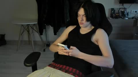 Snapshot of opiunarium chatting on April 28, 2026, 4:45 pm Bella and John online show from April 28, 2026, 4:45 pm