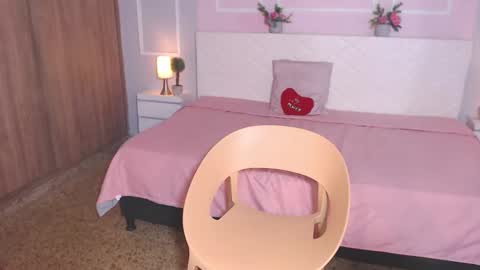 Ora Larson online show from December 5, 2024, 4:34 pm