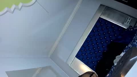 Oriana online show from November 6, 2025, 8:10 pm