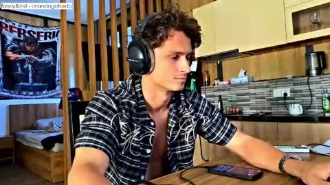 Snapshot of orlando__bloom chatting on May 29, 2026, 9:29 am Fansly and Instagram - online show from May 29, 2026, 9:29 am