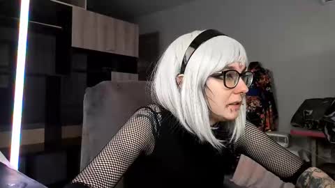 Snapshot of orvadowden chatting on October 21, 2025, 8:48 am Milana online show from October 21, 2025, 8:48 am